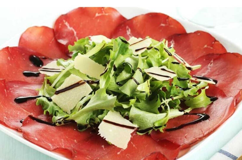 Bresaola,rucola,pomodorini e scaglie di grana