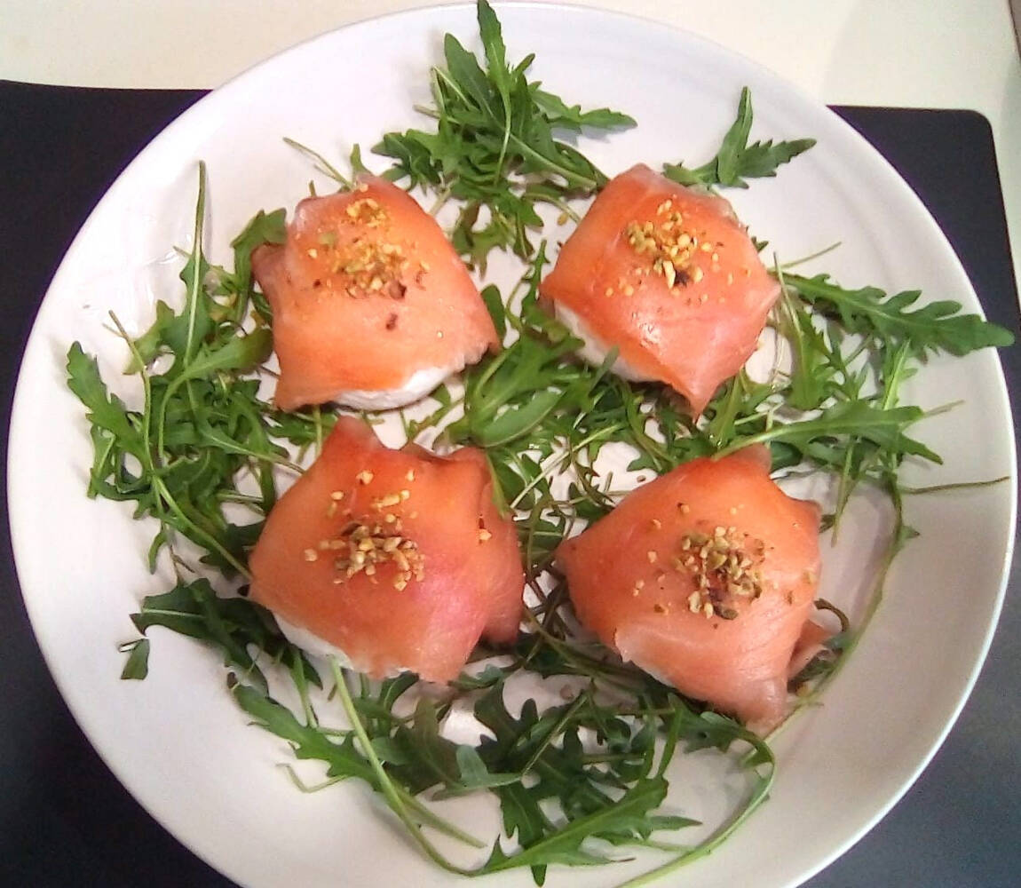 Salmone, mozzarella fior di latte & rucola