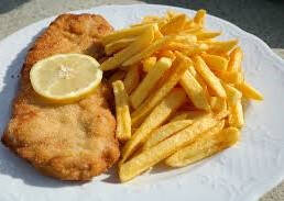 Cotoletta di pollo + patatine fritte